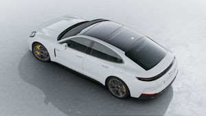 Vista exterior de Panamera Turbo S E-Hybrid vista desde arriba
