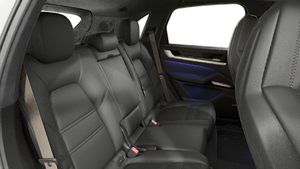 Vedere interioară a Cayenne Turbo E-Hybrid