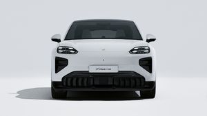 Vedere exterioară a Cayenne Turbo Coupé Electric care arată partea din față a mașinii