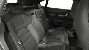 Vedere interioară a Taycan 4S Sport Turismo