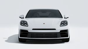 Vedere exterioară a Panamera care arată partea din față a mașinii