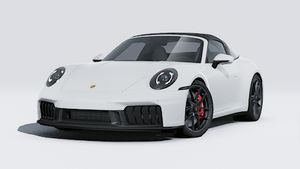 Spoljašnji izgled 911 Targa 4 GTS koji prikazuje prednju i levu stranu automobila
