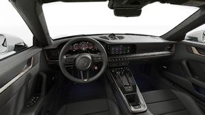 Pogled iz unutrašnjosti koji prikazuje volan i kontrolnu tablu modela 911 Turbo S Cabriolet
