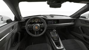 Pogled iz unutrašnjosti koji prikazuje volan i kontrolnu tablu modela 911 GT3
