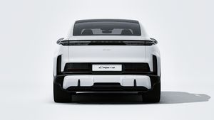 Spoljašnji pogled na Cayenne Turbo Coupé Electric koji prikazuje zadnji deo automobila

