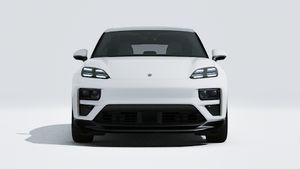 Spoljašnji pogled na Macan Turbo koji prikazuje prednji deo automobila
