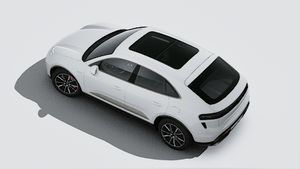 منظر خارجي لسيارة Macan Turbo من الأعلى