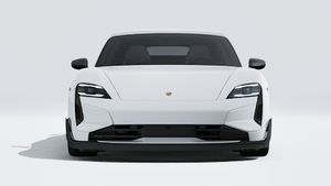 Exterior view of Taycan Turbo GT with Weissach Package showing the front of the car