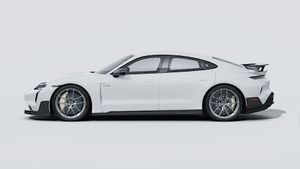 Exterior view of Taycan Turbo GT with Weissach Package showing the left side of the car