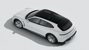 Exterior view of Taycan 4 Cross Turismo seen from above