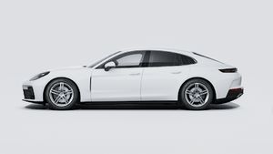 Exterior view of Panamera showing the left side of the car