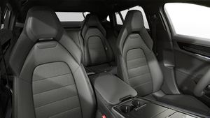 Interior view showing the front seats of Panamera 4 E-Hybrid