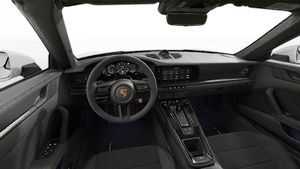 Interiörvy som visar ratten och instrumentbrädan på 911 Carrera GTS Cabriolet