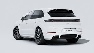 Utvändig vy av Cayenne S E-Hybrid Black Edition som visar baksidan och vänster sida av bilen
