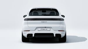 Utvändig vy av Cayenne S E-Hybrid Black Edition som visar bilens bakre del