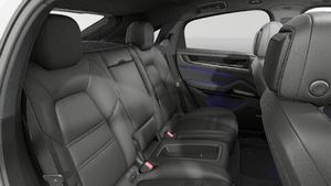 Interiörvy av Cayenne Coupé Black Edition