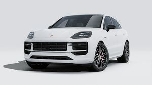 Utvändig vy av Cayenne S E-Hybrid Coupé Black Edition som visar bilens front och vänstra sida