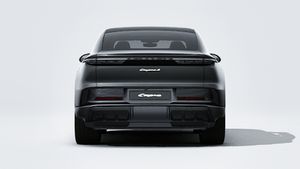 Utvändig vy av Cayenne S Coupé Electric som visar bilens bakre del