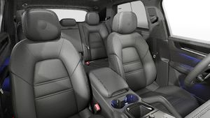 Interior view showing the front seats of Cayenne S E-Hybrid Black Edition