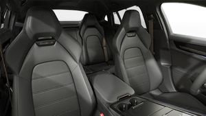 Interior view showing the front seats of Panamera Turbo S E-Hybrid