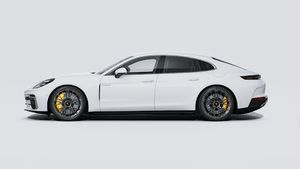 Exterior view of Panamera Turbo S E-Hybrid showing the left side of the car