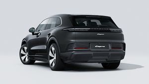 Zunanji pogled na Cayenne Electric , ki prikazuje zadnjo in levo stran vozila
