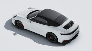 Pohľad zvonku na 911 Carrera GTS Cabriolet zhora