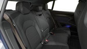 Pohľad do interiéru Cayenne Turbo Electric