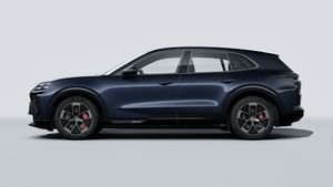 Pohľad zvonku na Cayenne Turbo Electric zobrazujúci ľavú stranu vozidla