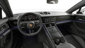 Pohľad do interiéru na volant a prístrojovú dosku Panamera GTS