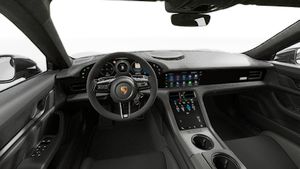 Vista interior que muestra el volante y el salpicadero de Taycan Turbo GT with Weissach package