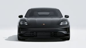 Vista exterior de Taycan 4S Black Edition mostrando la parte delantera del coche