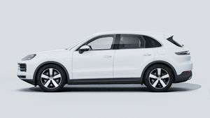 Exterior view of Cayenne E-Hybrid showing the left side of the car