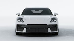 Vue extérieure de Panamera GTS montrant l'avant de la voiture