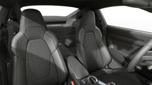 Ön koltukları gösteren iç görünüm 911 Carrera T