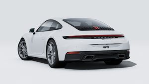 911 Carrera adresinin aracın arka ve sol tarafını gösteren dış görünümü