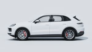 Cayenne S E-Hybrid adresinin aracın sol tarafını gösteren dış görünümü