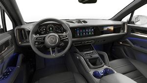 Direksiyon simidi ve gösterge panelini gösteren iç görünüm Cayenne Turbo E-Hybrid