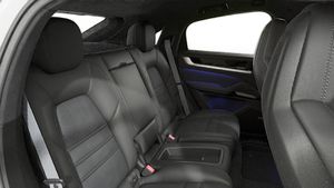 İç görünüm Cayenne Turbo E-Hybrid Coupé with GT Package