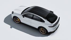 Cayenne Turbo E-Hybrid Coupé with GT Package adresinin yukarıdan görülen dış görünümü