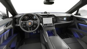 Direksiyon simidi ve gösterge panelini gösteren iç görünüm Cayenne Electric