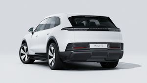 Cayenne Electric adresinin aracın arka ve sol tarafını gösteren dış görünümü