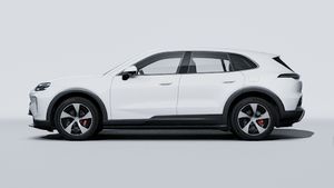 Cayenne S Electric adresinin aracın sol tarafını gösteren dış görünümü