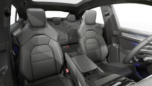 Ön koltukları gösteren iç görünüm Cayenne Coupé Electric