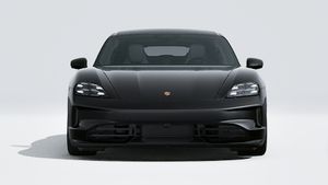 Taycan Black Edition adresinin aracın ön tarafını gösteren dış görünümü