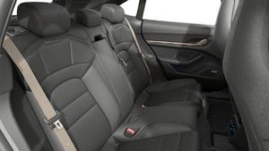 İç görünüm Taycan Turbo Cross Turismo