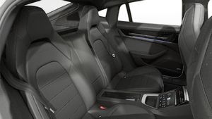 İç görünüm Panamera 4 E-Hybrid