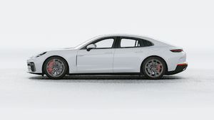 Panamera Turbo E-Hybrid adresinin aracın sol tarafını gösteren dış görünümü