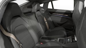 İç görünüm Panamera Turbo S E-Hybrid