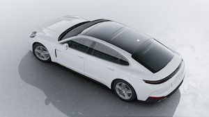 Panamera 4 E-Hybrid Executive adresinin yukarıdan görülen dış görünümü